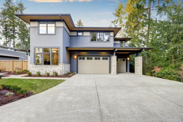 Cost of Driveway Overlay Installation in Lynnwood